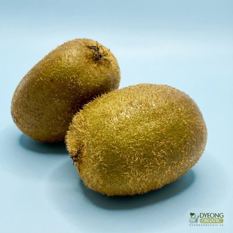 Tangy organic green kiwifruit